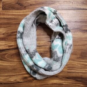 Aeropostale Mint, Gray, & White Patterned Circle Scarf
